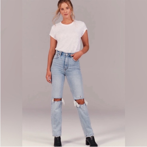 Abercrombie & Fitch The 90s Straight Ultra High Rise Size 26 / 2 Short - Picture 1 of 7